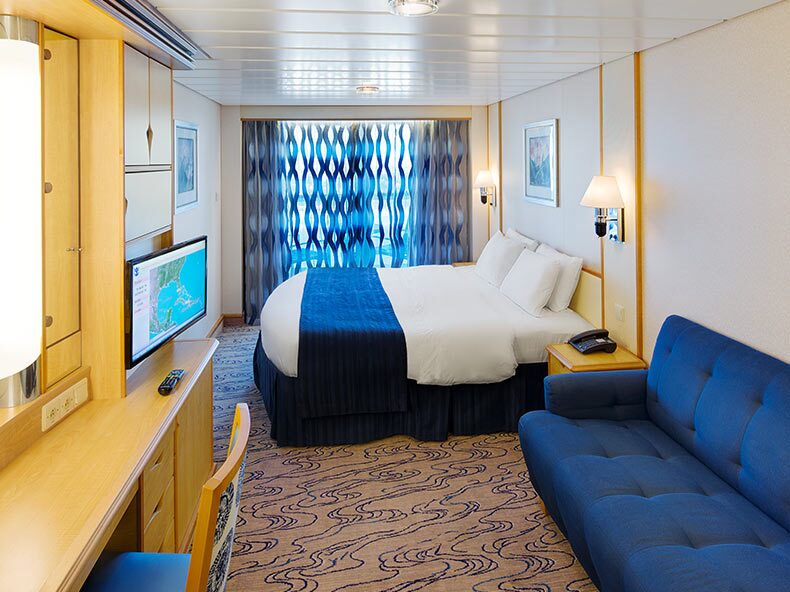 Каюта с балконом "Spacious Sunset Ocean View Balcony"