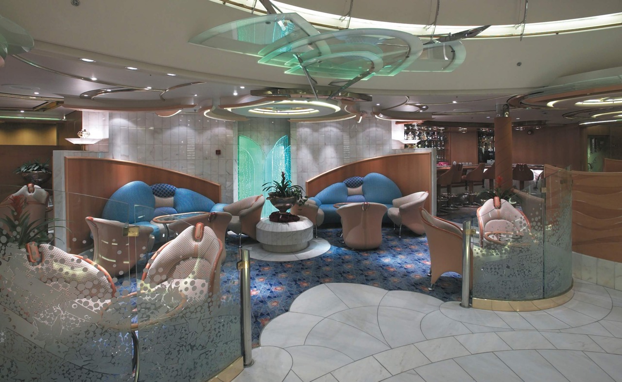 Круизный лайнер Enchantment of the Seas - Гостиная Champagne (Champagne Lounge)