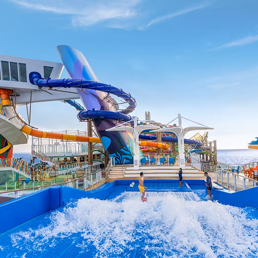 Круизный лайнер Legend of the Seas - icon-of-the-seas-flowrider-man-standing-thrill-island-aerial-view