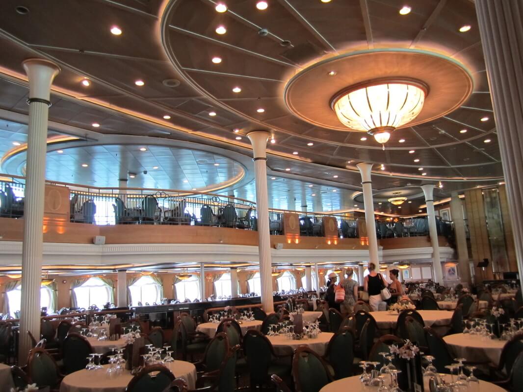 Круїзний лайнер Grandeur of the Seas - Основной ресторан (Dining Room)