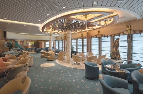 Гостиная с видом на море (Showboat Lounge)